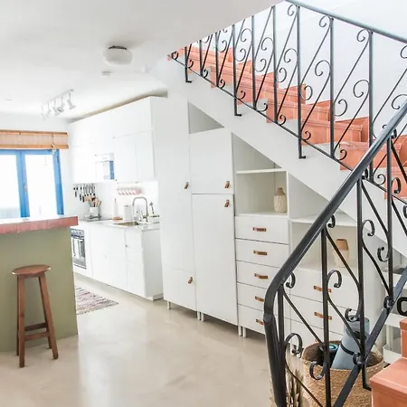 Sandy Bay With Roof Terrace And Sea Views Appartement *